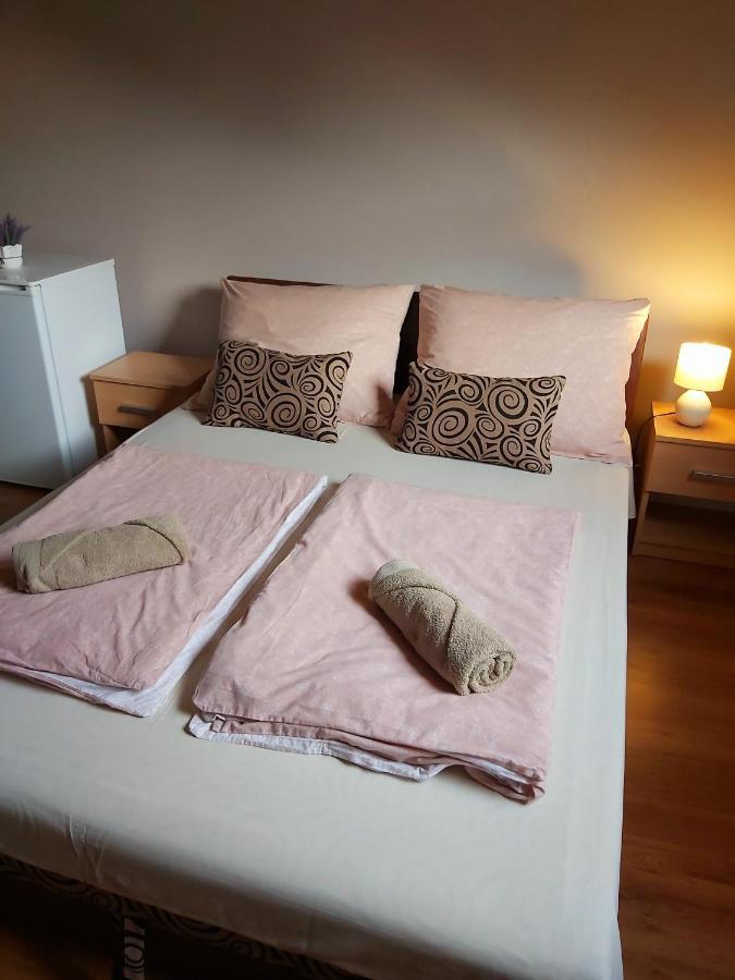 Luna Apartman Gyula Exterior photo