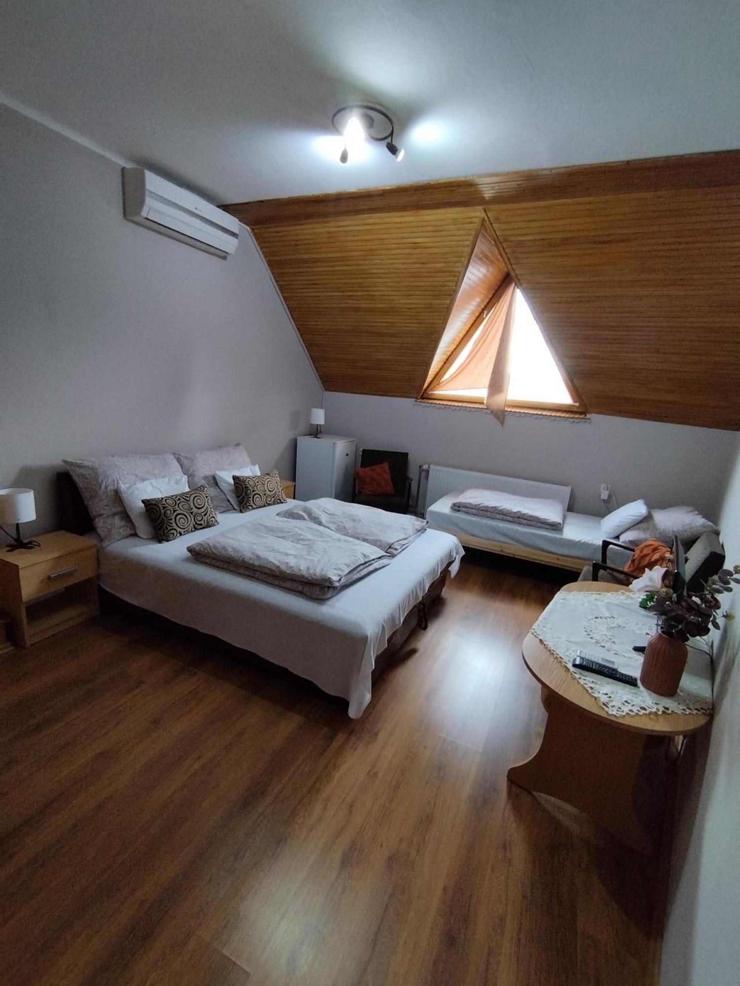 Luna Apartman Gyula Exterior photo